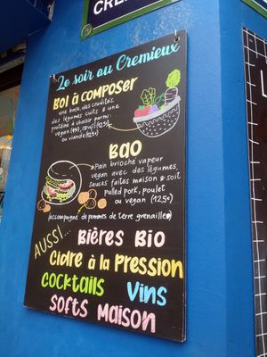 Evening menu at Le Crémieux in Paris