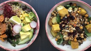 vegan truffle mushroom bowl and superfood salad  at heartbeet - Haidhausen in Munich