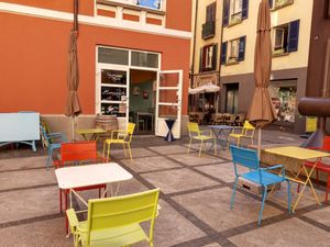 Outdoor seating at Bianconiglio Bistrot in Bellinzona