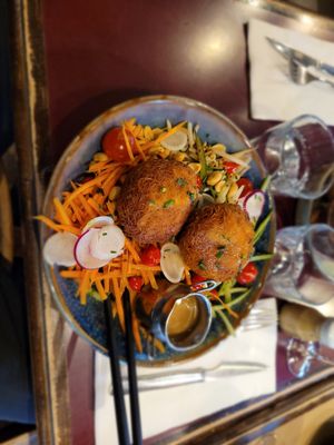 Salade Bobun at L'Usine de Charonne in Paris