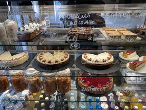 Cake and overnight oats   at Plant Base in Berlin