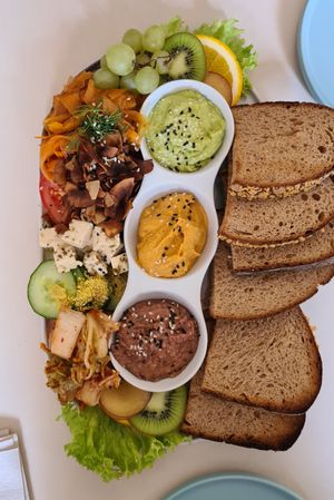 Savoury breakfast set 🌱😊👍 at Plant Base in Berlin