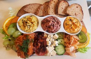 Plate for 2 at Plant Base in Berlin