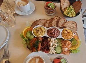 Plate for 2 at Plant Base in Berlin