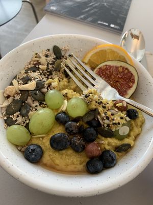 Detail of oatmeal at Plant Base in Berlin