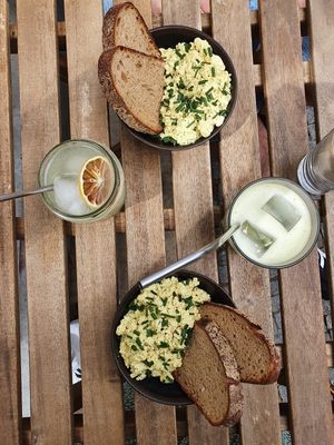 Tofu scramble, Iced Matcha Latte & Iced Tea at Plant Base in Berlin