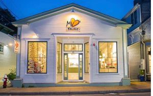 Open late at MV Salads in Oak Bluffs