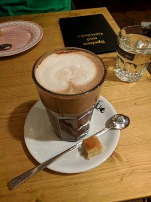 Latte XL at Signor Verde in Cologne