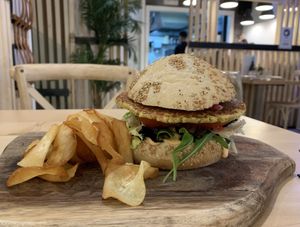 vegan burger with manioc crisps  at Portovello in Ourense