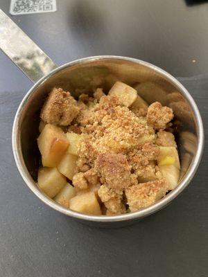 Crumble de mango y manzana (100% vegano) 4,5€ at Portovello in Ourense