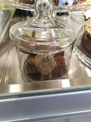 Vegan energyballs at TINKA BAR & BISTROT in Nago-torbole