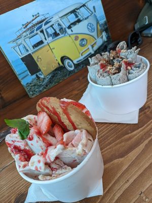 Vegan strawberry Cheesecake and Oreo Roll at Ice Rolls in Rhodes