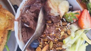 Keppel Acai Bowl part 2 at Lure Living in Yeppoon