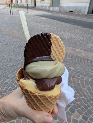  at Toldo Gelateria in Lecco