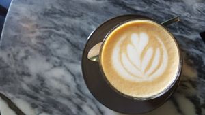 Latte at Dede's in Lisbon