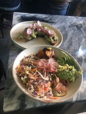 Dede’s bowl (vegan version) and smashed avo toast w mushrooms instead of feta at Dede's in Lisbon