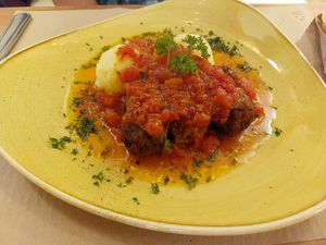 Albóndigas rústicas at Dorothy's Veggie Bistro in La Cueva