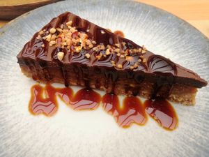 Tarta twix at Dorothy's Veggie Bistro in La Cueva