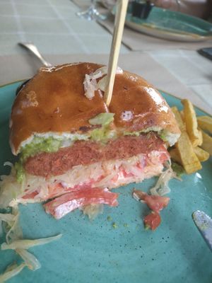 Hamburguesa Dorothy's at Dorothy's Veggie Bistro in La Cueva