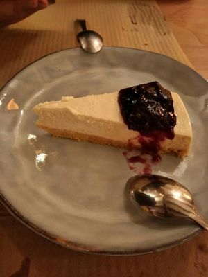 Tarta de queso y arándanos (no vegana) at Dorothy's Veggie Bistro in La Cueva