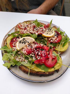 Avocado toast at Bali Bowls 2 in Biarritz