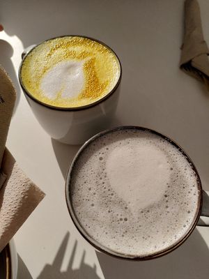 Sunrise and sesame latte at Bali Bowls 2 in Biarritz