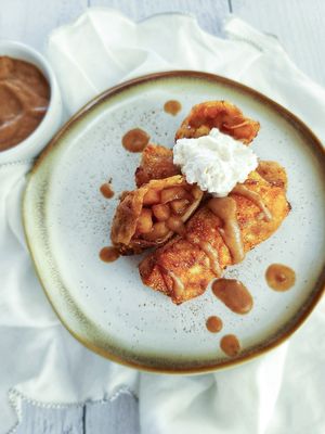 Crispy on the outside, warm apple pie filling on the inside 🍎 These vegan apple pie egg rolls are the dessert you didn’t know you needed. at Local Beet in Yakima