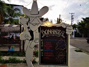 restaurant sign at Bonanza in Huatulco