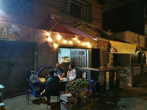 A really good place if you want to chill out and rest of the noise of the city and enjoy a good meal at Coquivacoa in Medellin
