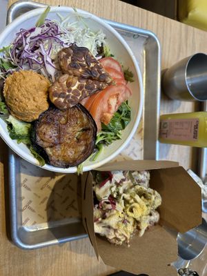 Banyan bowl and fried cauliflower   at TREEHOUSE - H Code in Hong Kong Island