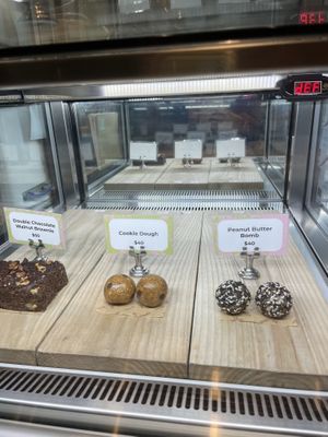 40$ dessert  at TREEHOUSE - H Code in Hong Kong Island