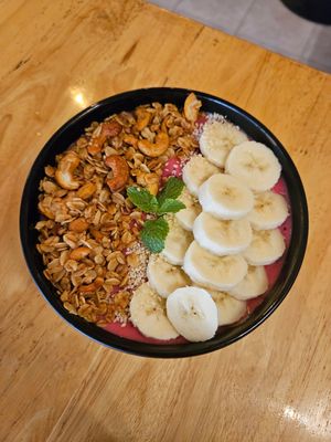 Smoothie bowl at CV Cafe in Kampot