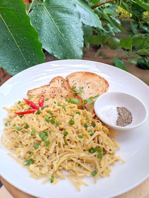 Young Bamboo scramble at CV Cafe in Kampot