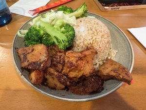 Garlic Chicken Bowl at Loving Hut - North Park in San Diego