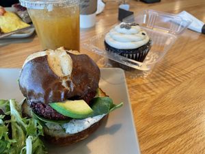 Delicious vegan beet burger with salted caramel chocolate cupcake and mango iced tea. An amazing brunch at Tomato Pie Cafe in Harrisburg