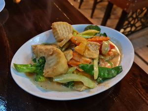 Red curry sauce wok tossed at Vina Vegan in Newtown
