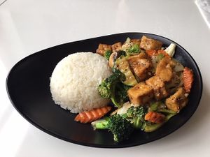 stir fry garlic and pepper with tofu and rice at Golden Lotus in Christchurch