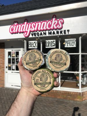 Cheezehound Artisanal Nut Cheeze at Cindysnacks in Centerport