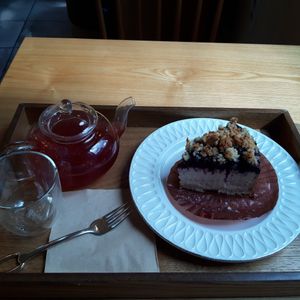 Blueberry cheesecake and blueberry kombucha at Apbbang - Future Bakery 앞으로의 빵집 in Seoul