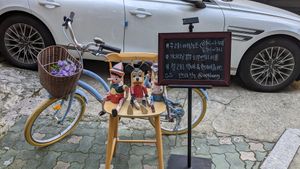 Shop social media at Apbbang - Future Bakery 앞으로의 빵집 in Seoul