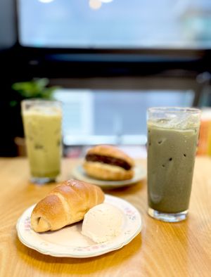   at Apbbang - Future Bakery 앞으로의 빵집 in Seoul