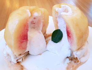 Whole Peach Tarte 통피치타르트: gluten-free at Apbbang - Future Bakery 앞으로의 빵집 in Seoul
