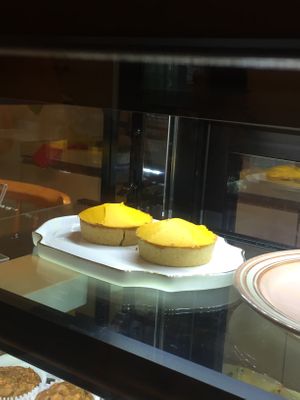 Pumpkin pie with injeolmi layer. Incredible 😍😍😍 at Apbbang - Future Bakery 앞으로의 빵집 in Seoul