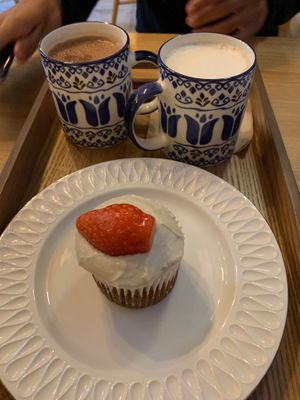 Tea, latte and carrot cake at Apbbang - Future Bakery 앞으로의 빵집 in Seoul