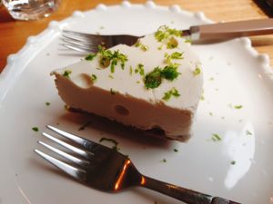 Raw lime cheesecake at Apbbang - Future Bakery 앞으로의 빵집 in Seoul