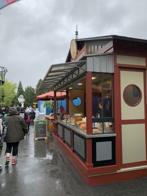 Outside of hut at Disneyland - Vegan Kitchen in Chessy