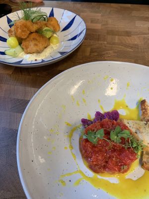 Tartaar van watermeloen met tomaat en miso dressing
& Kibbeling op tofu basis  at Konijnenvoer in Arnhem