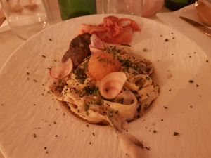 Pasta met Cashew kaassaus en gefrituurde "eierdooier" at Konijnenvoer in Arnhem