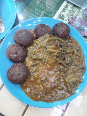 Vegan meatballs with green beans at Bayt Sara in Amman