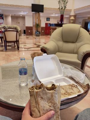 My lunch pack the next day, after having got a vegan shawarma for free 😵👏 at Bayt Sara in Amman